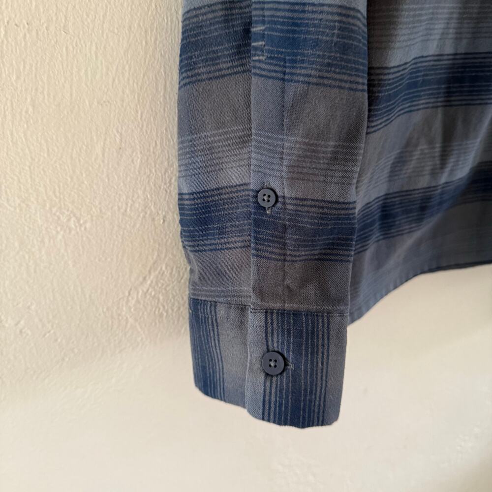 Lululemon Mason's Peak Flannel Blue Gray Plaid Long Sleeve Shirt Size Small - Picture 5 of 8